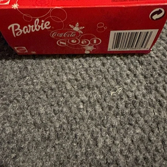 Canada Coca Cola Noel Barbie #5663 NIB Mattel Christmas - Picture 4 of 4